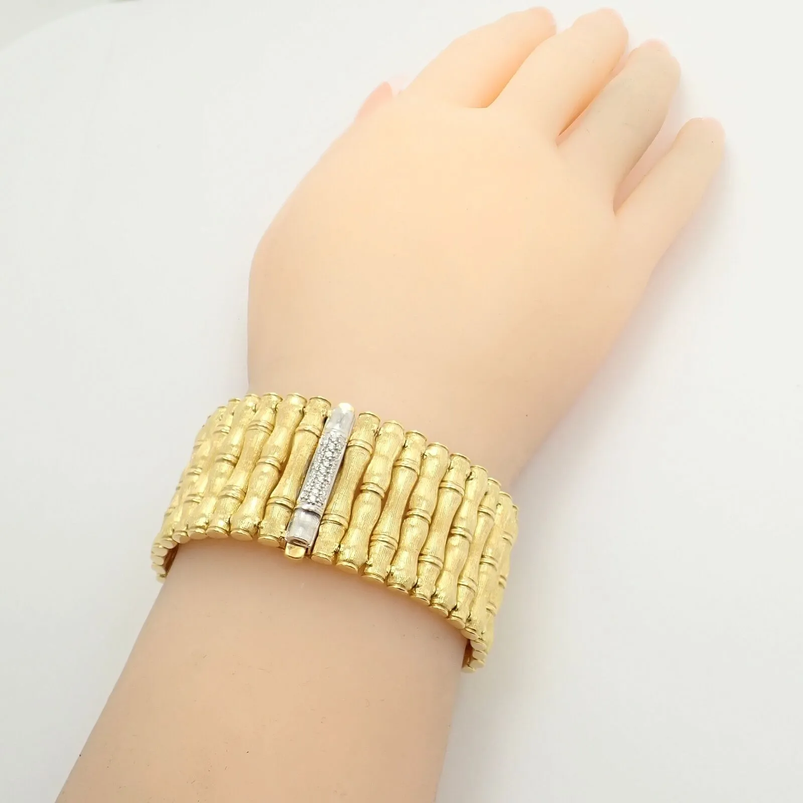 Authentic! Roberto Coin 18k Yellow Gold Diamond Large Wide Bamboo Bracelet