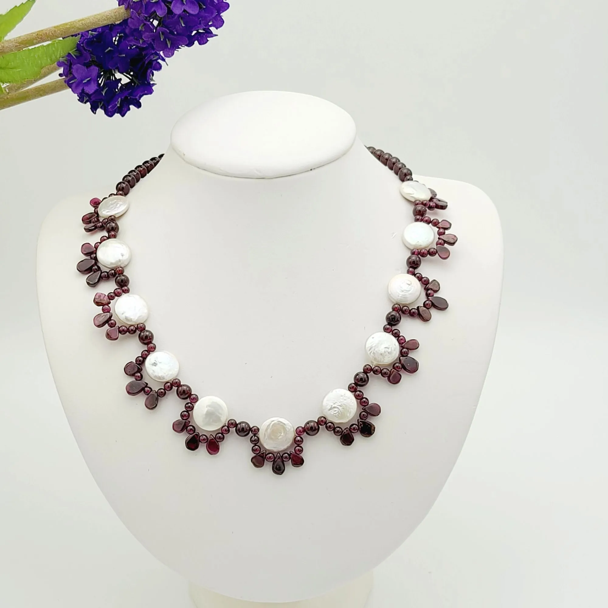 Freshwater Pearl Garnet Beads Necklace.