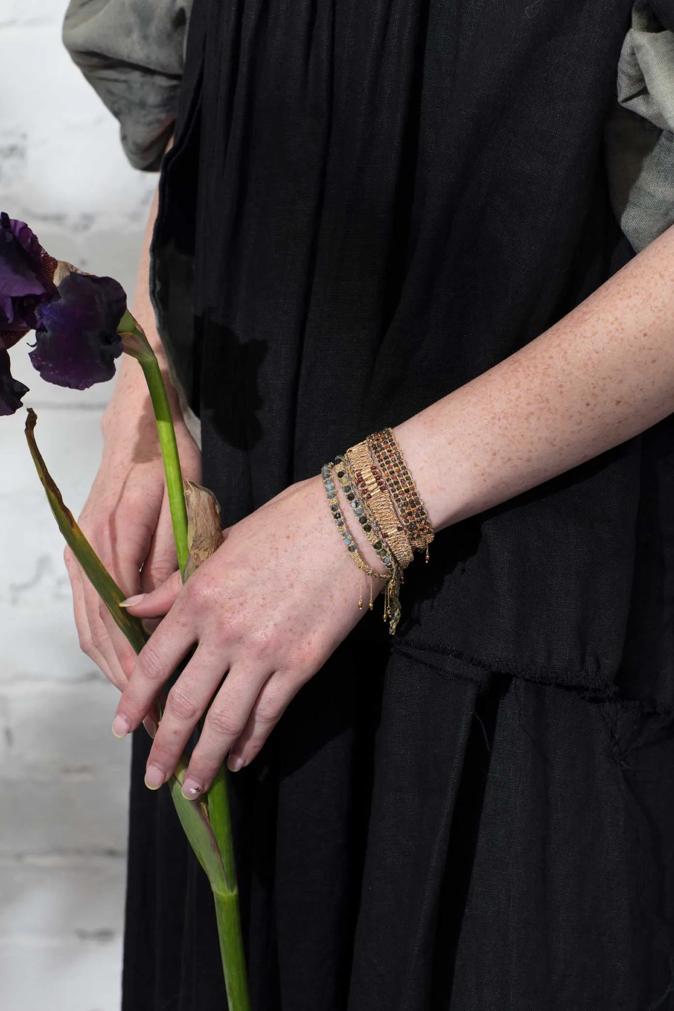 Hand loom gold plated bracelet - Dheli