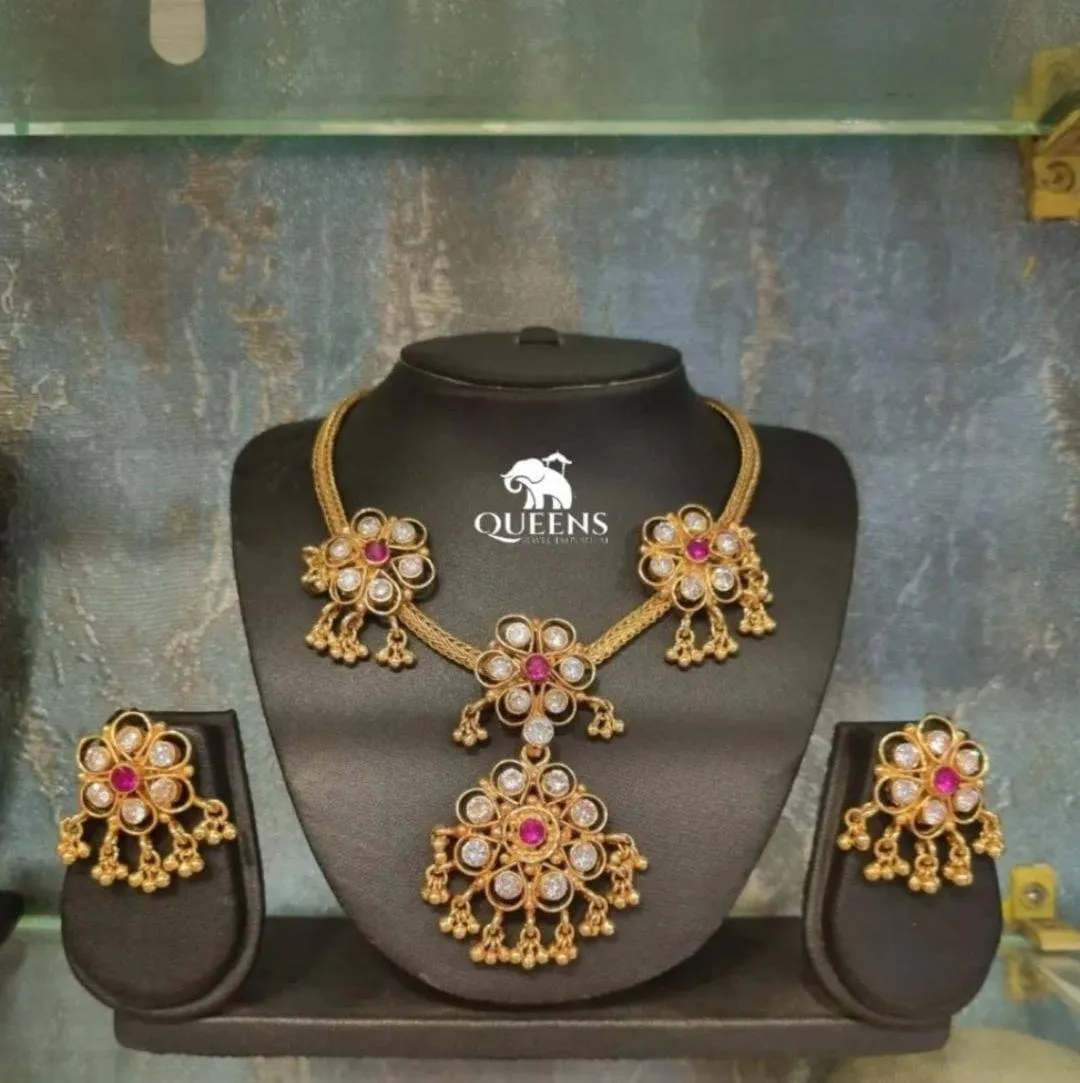 JAYAPRADHA GARNET NECKLACE
