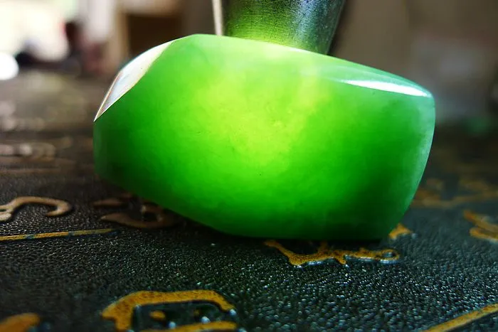 Natural Jade Rough Jadeite Raw (64g,4.7X3X2.2cm)