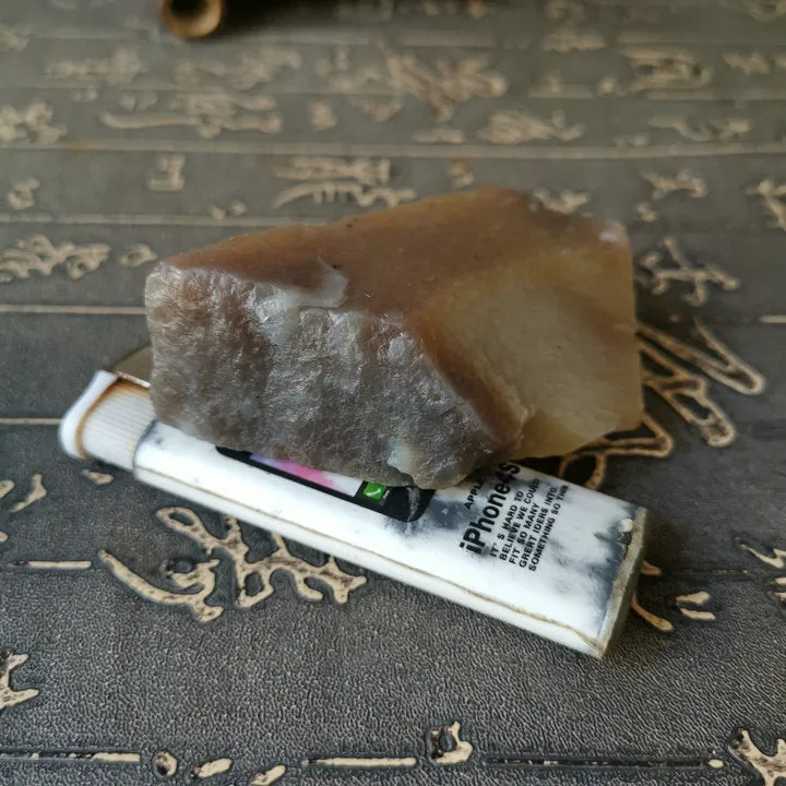 Natural Kunlun Jade Rough Nephrite Raw (124g, 8X4X2.3cm)