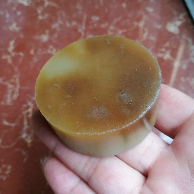 Natural Kunlun Jade Rough Nephrite Raw (128g, 5.2X2.1cm)