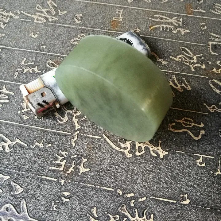 Natural Kunlun Jade Rough Nephrite Raw (129g, 5.4X1.9cm)