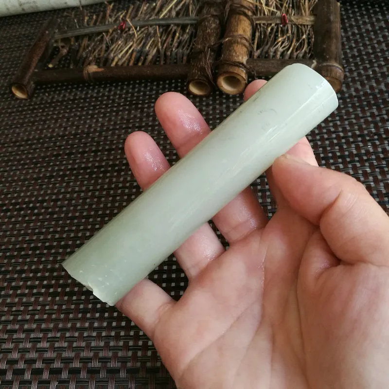 Natural Kunlun Jade Rough Nephrite Raw (151g, 11X2.4cm)