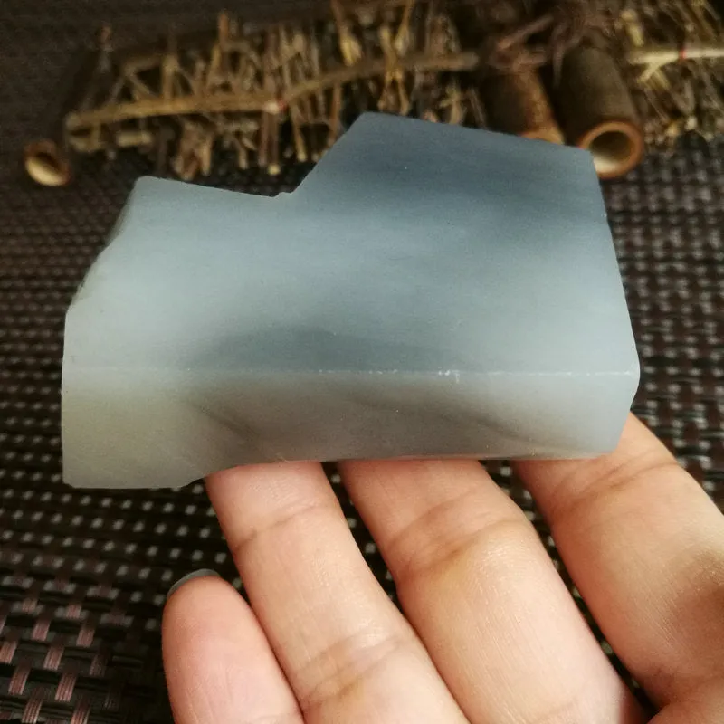 Natural Kunlun Jade Rough Nephrite Raw (180g, 6X3.8X2.5cm)