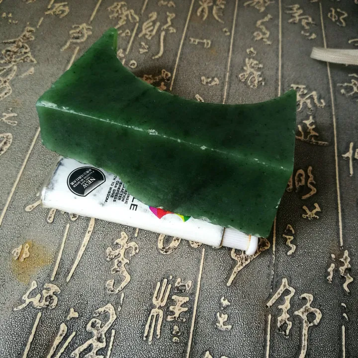 Natural Kunlun Jade Rough Nephrite Raw (280g, 8.5X2.8X2.4cm)
